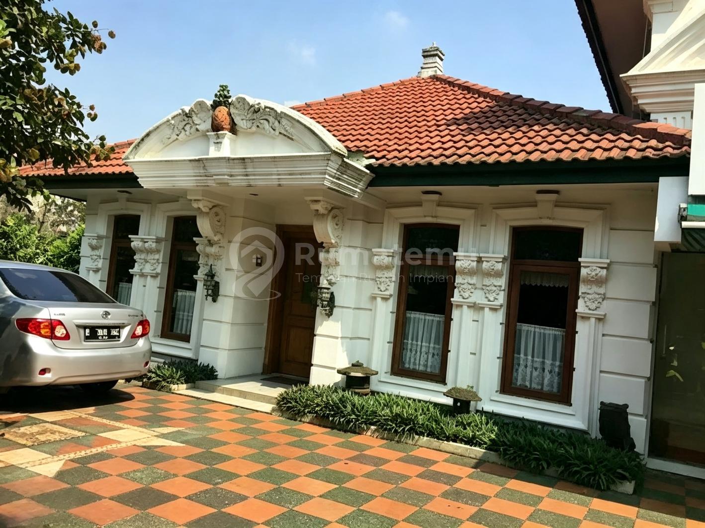 Dijual Rumah di Jalan Raya Pondok Hijau Pondok Indah Jakarta Selatan Luas Tanah 562 m2 Luas Bangunan 324 m2 harga Rp.21 M an