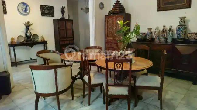 Disewakan Rumah Tinggal Luas di Kemang, Jakarta Selatan
