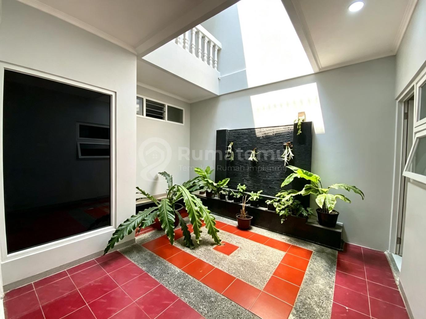 Dijual Rumah Siap Huni Baru Selesai Renovasiarea Prime Senopatijl.ciomaskebayoran Baru Jakarta Selatan