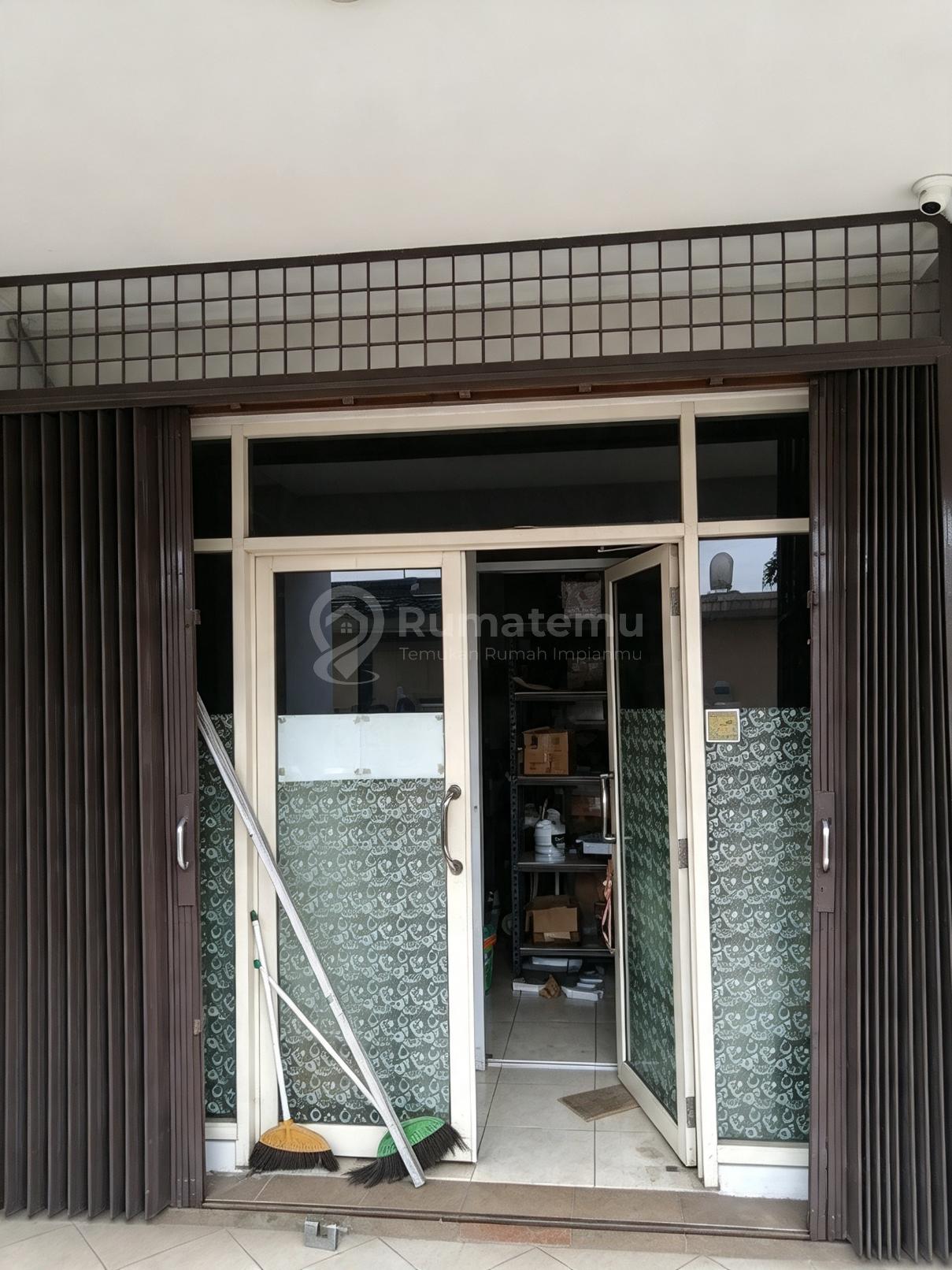 Dijual Ruko Lokasi Ramai di Kelapa Gading @Lst/S/5161