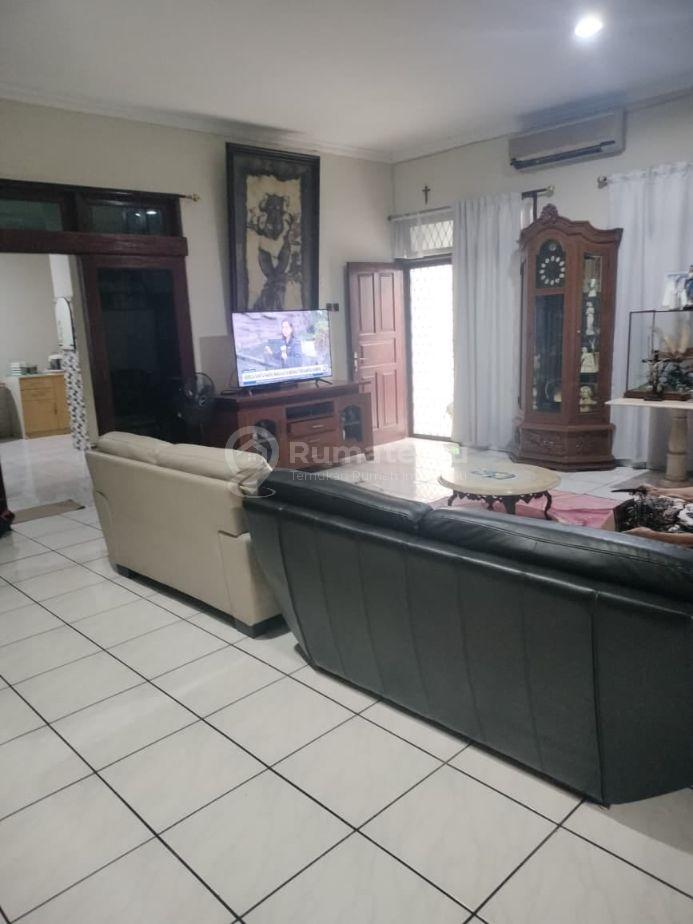 Rumah 2 Lantai dengan 6 AC di Pulo Gebang Permai Jakarta Timur