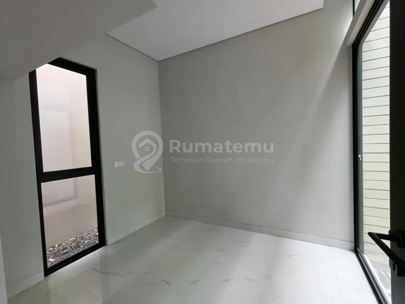 RUMAH DI SEKTOR 7A GADING SERPONG