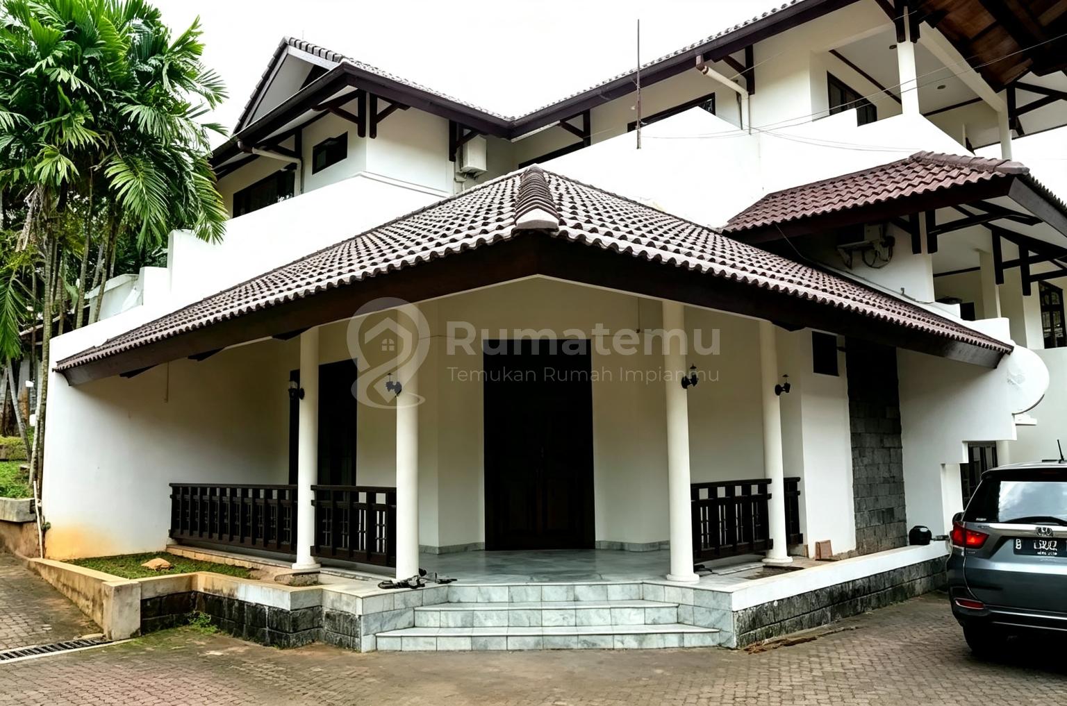 Dijual Rumah dengan Kolam Renang Cipete Selatan Cilandak Jakarta Selatan