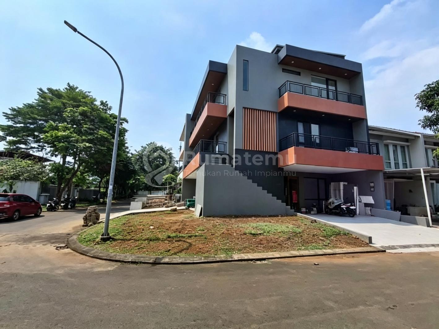 Rumah Baru 3 Lantai Design Menarik Strategis