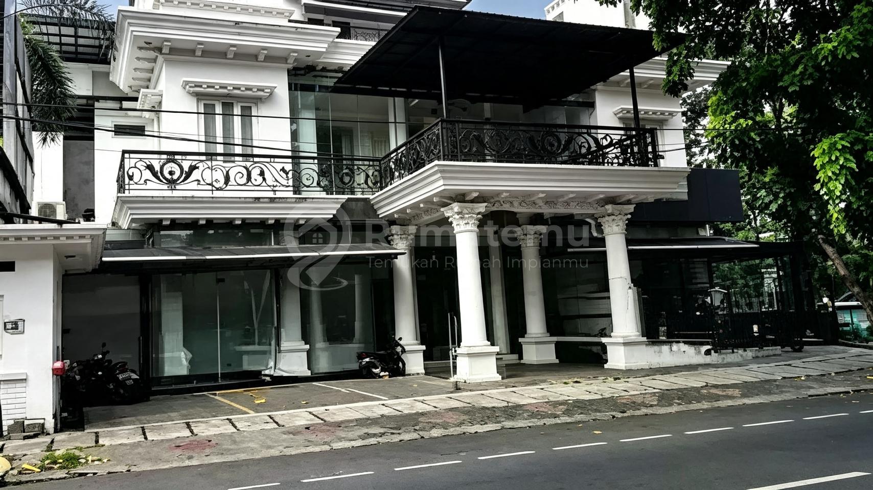 Mini Building Tiga Lantai Dilokasi Strategis Jakarta Selatan