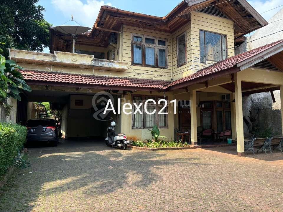 Dijual Rumah Di Area Komersial di Jl. Kemang, Bangka Garasi Muat 20 mobil - Row jalan 2 mobil Lebih