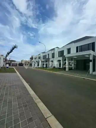 Rumah Mewah di Gramercy Alam Sutera