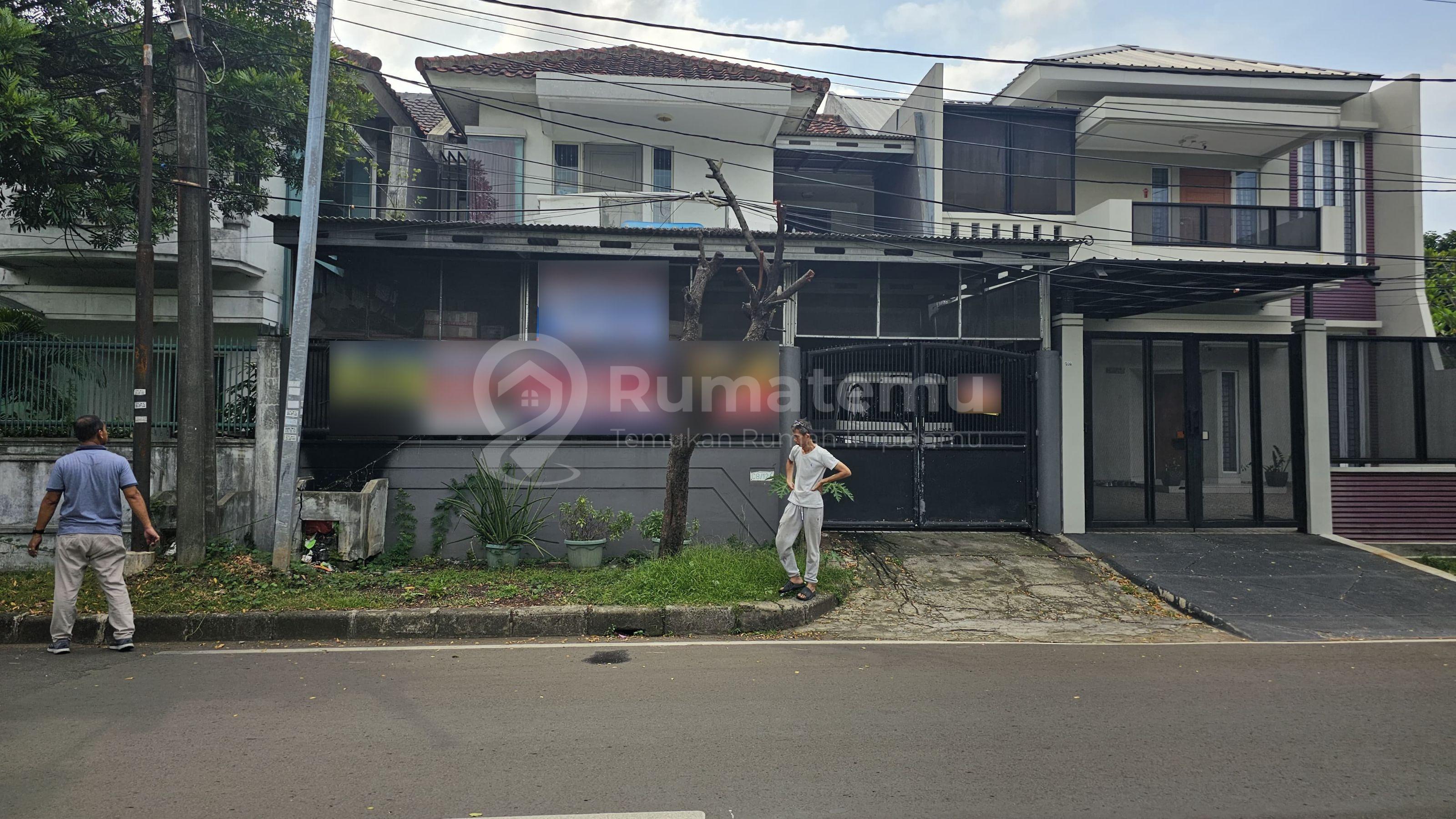 Rumah 2 Lantai Di Taman Semanan Indah