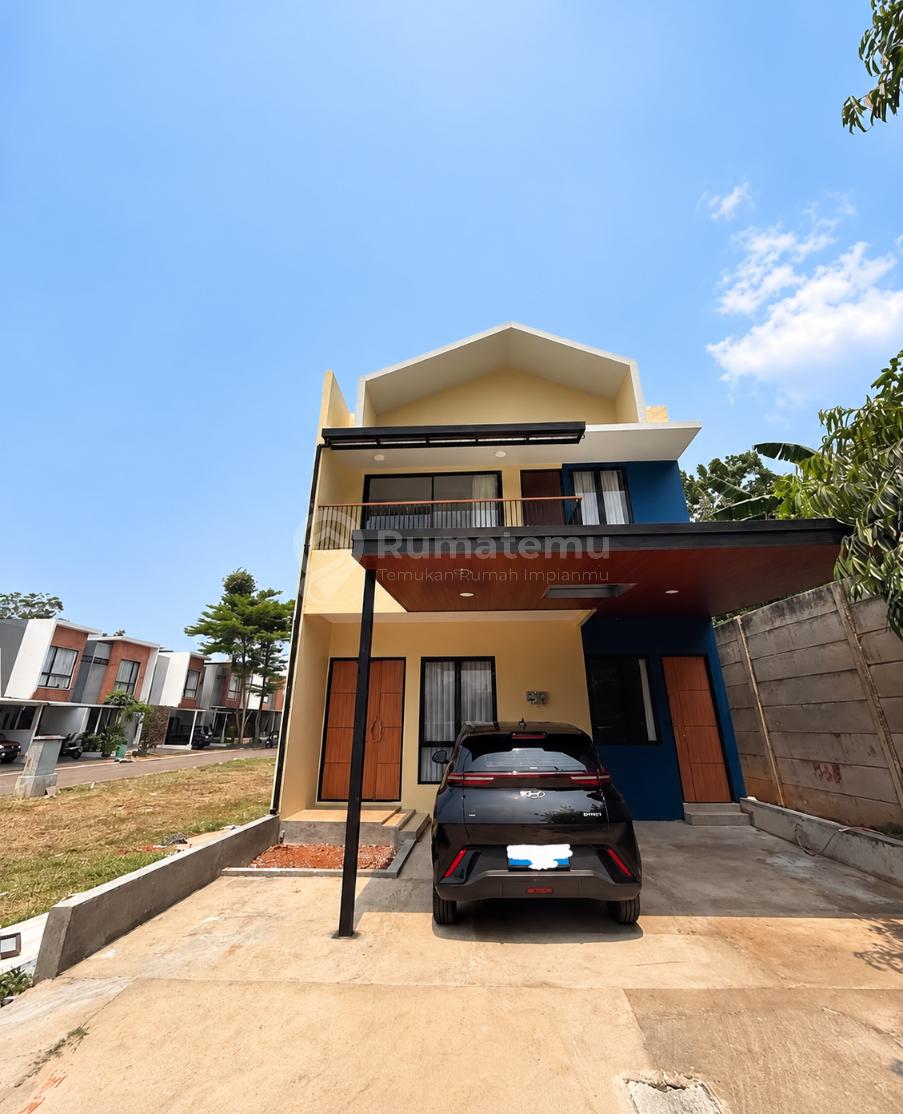 Rumah Dijual di Kebayoran Bintaro, 2 Lantai dengan Carport 2 Mobil