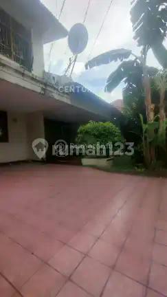 Jual Cepat! Rumah dan Kos Hanya 5 Menit ke Stasiun dan Gerbang To