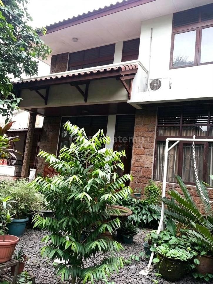 Jual rumah komersil di dekat Area Pakubuwono, Kebayoran Baru, Kramat Pela, Jakarta Selatan 