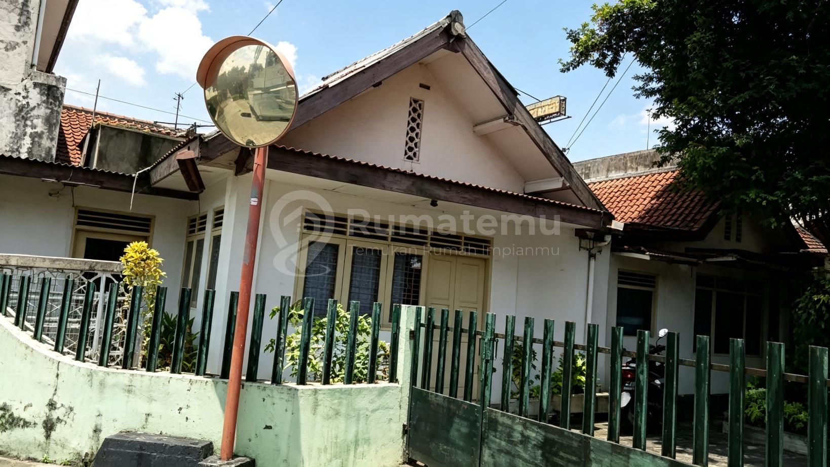 Tanah Berikut Bangunan Dijual Dekat Jogjatronik Yogya, Lt 715m2