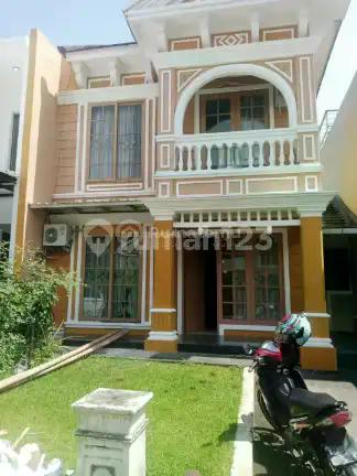 Rumah 2 Lantai Semi Furnish Strategis Siap Huni