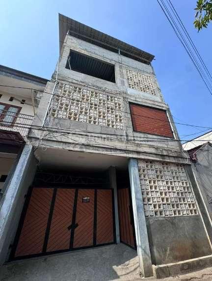Dijual rumah kost 14 kamar Akses jalan 1 mobil lebih di Pondok Kelapa, Kalimalang, Jakarta