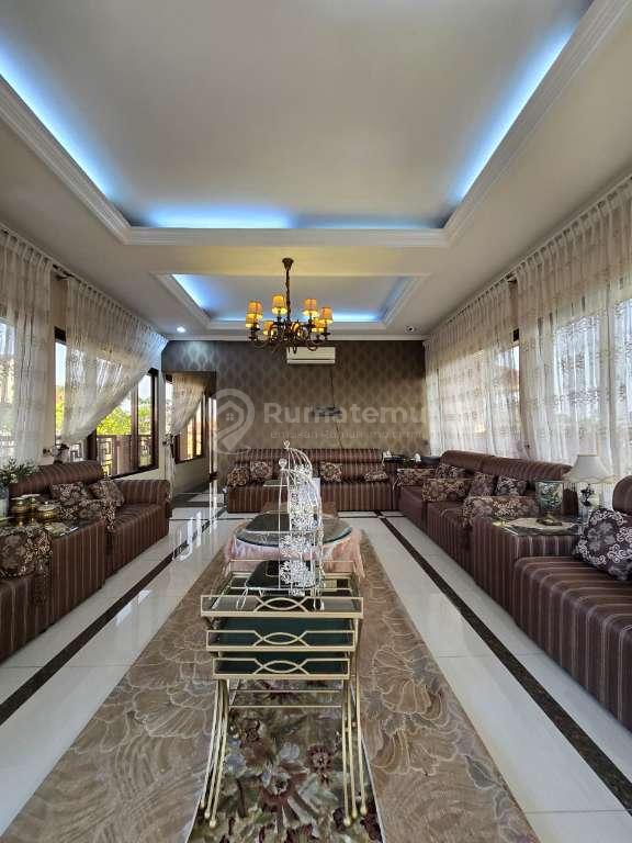 Dijual Rumah Mewah Full Furnished Dalam komplek 