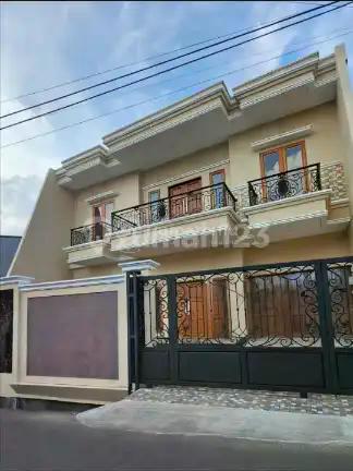 Rumah Baru Akses Jalan Lebar di Cipinang Muara