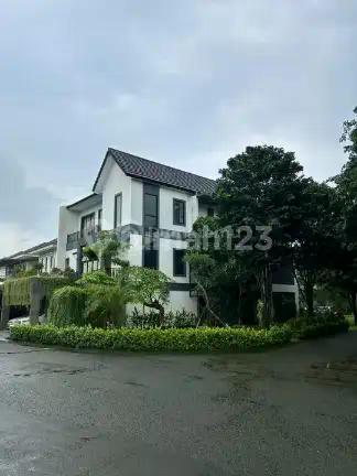 Rumah Split Level 3Lantai Bangunan Baru 2 Thn Kolam Renang