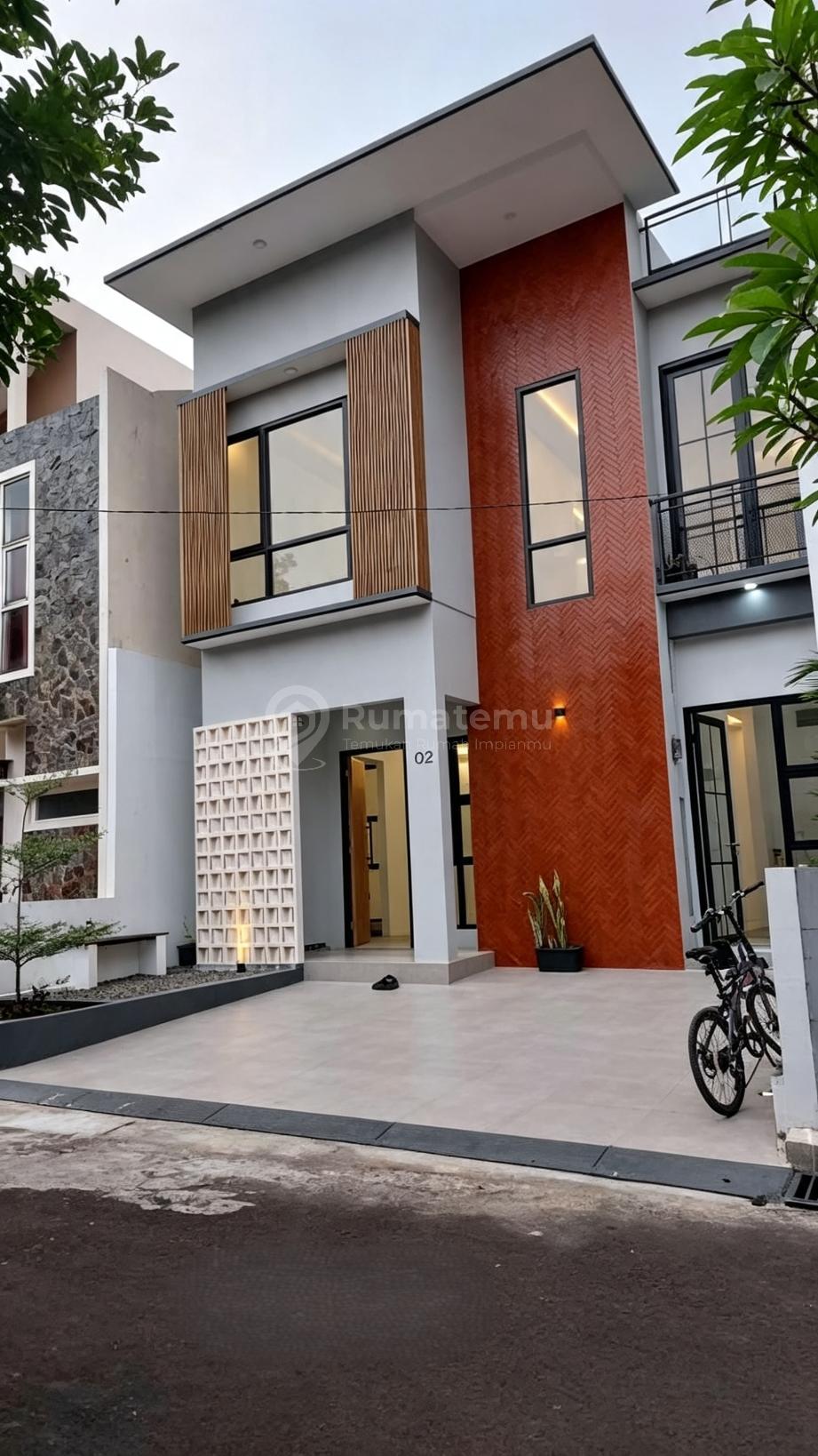 Dijual rumah 2 lantai cluster dalam komplek di Jagakarsa, Jakarta Selatan
