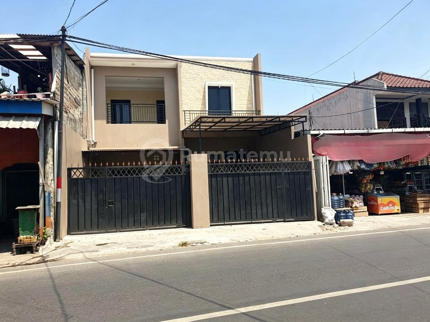 Sewa Rumah Baru 2 lantai lokasi di pinggir jalan Area Bisnis di Lenteng Agung, Jagakarsa, Jakarta