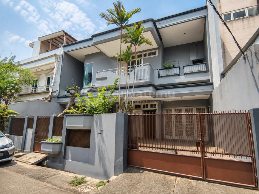 RUMAH SUNRISE GARDEN KOMPLEK HUNIAN NYAMAN KEDOYA JAKARTA BARAT