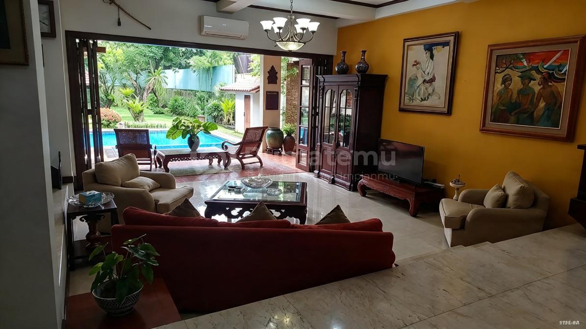 Dijual Rumah + Swimming Pool Lokasi Strategis Harga Menarik di Cilandak