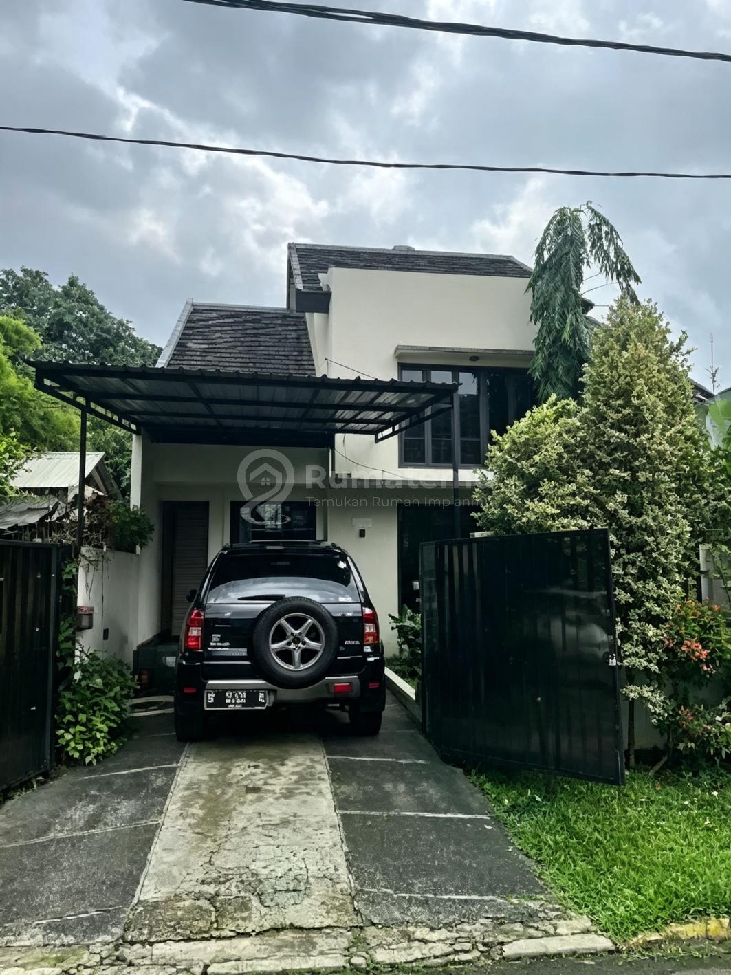 Rumah 2 Lantai Siap Huni 3 Kamar Tidur Timur Kencana Loka BSD