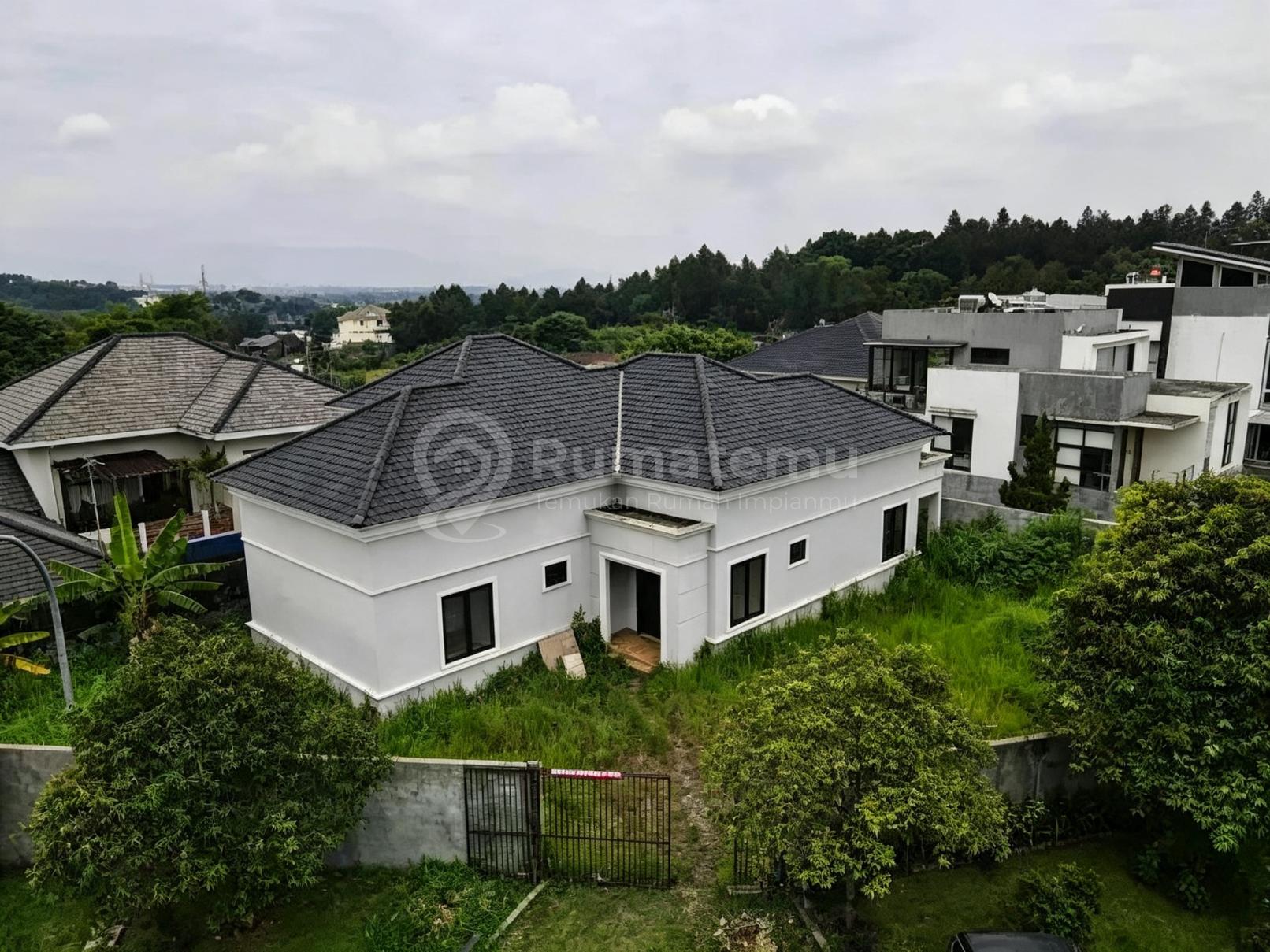 Rumah Dijual Hitung Harga Tanah Free Desain Ada IMB/PBG Lokasi Cluster Sentul City, Bogor