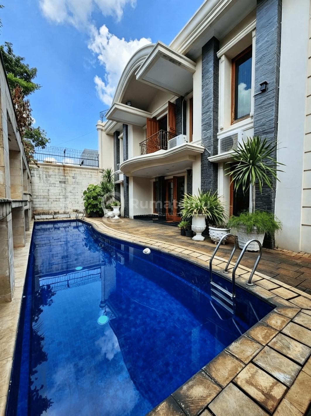 Sale Rumah mewah dapur bersih + kotor Pondok Indah, Pondok Pinang, Jakarta Selatan