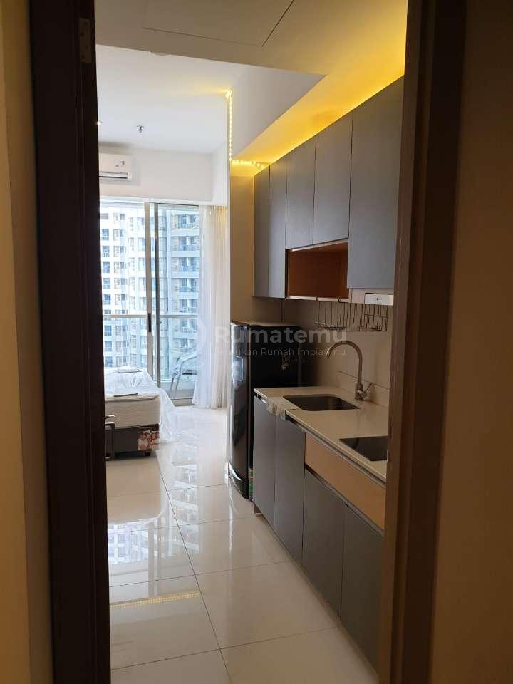 Apartemen taman anggrek residences type studio furnished jakarta barat 