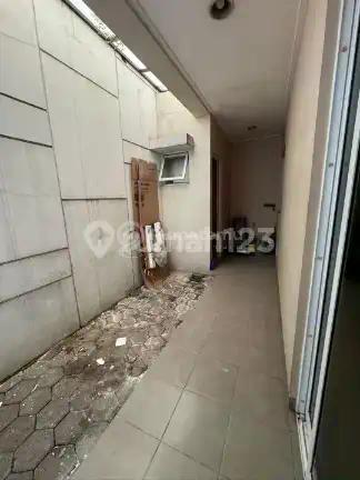 Rumah Murah 2 Lantai di Green Lake Cipondoh Karang Tengah Tangerang Kota Banten