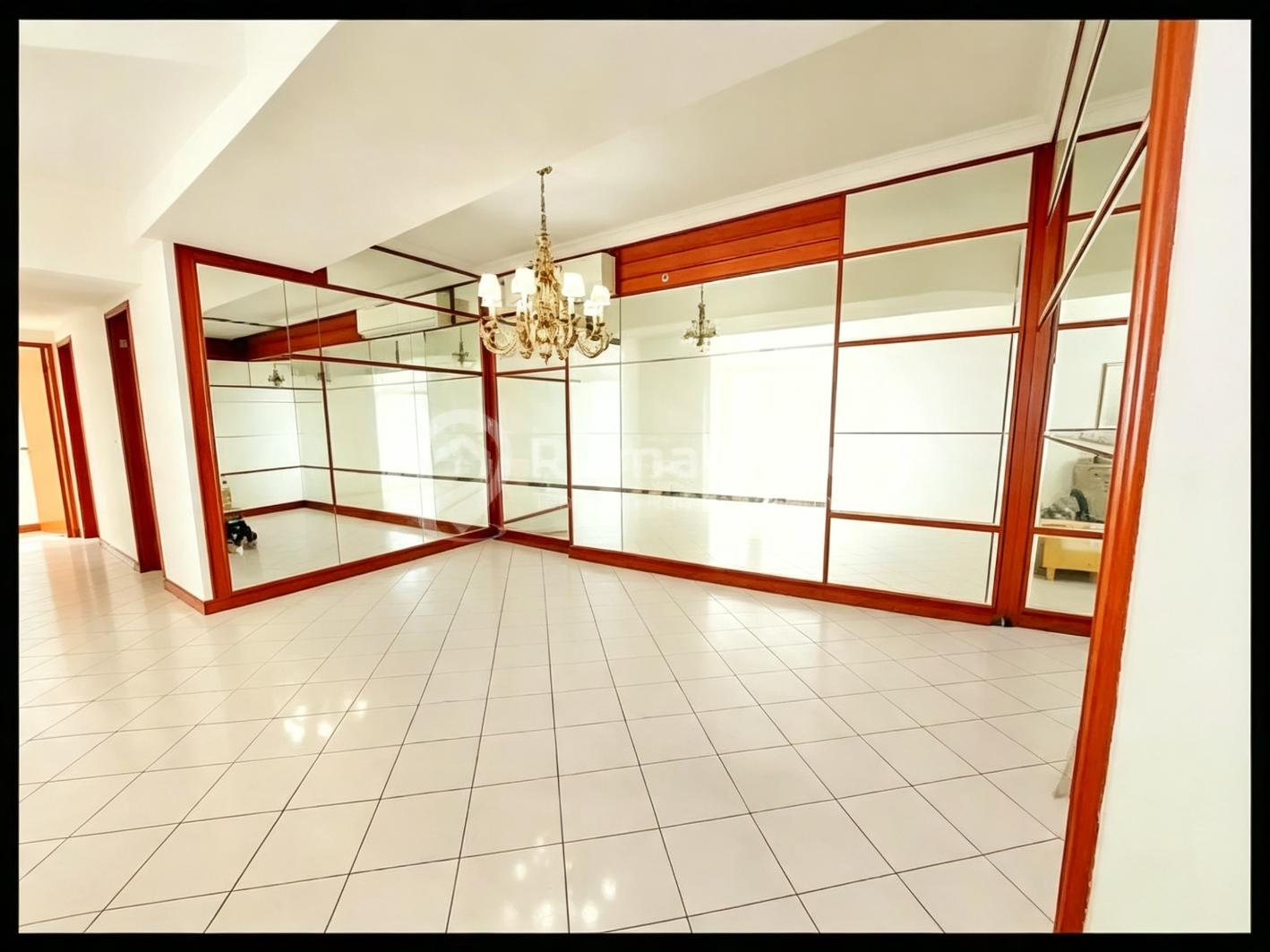 Harga Terbaik Taman Anggrek Condo 3+1Br Spesial Pric