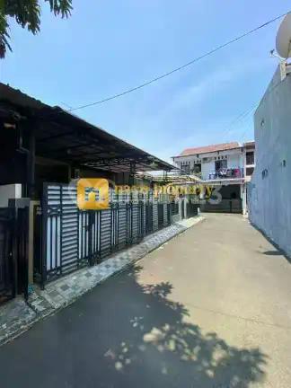 Rumah Bagus Semi Cluster Strategis Bebas Banjir di Bintara Bekasi