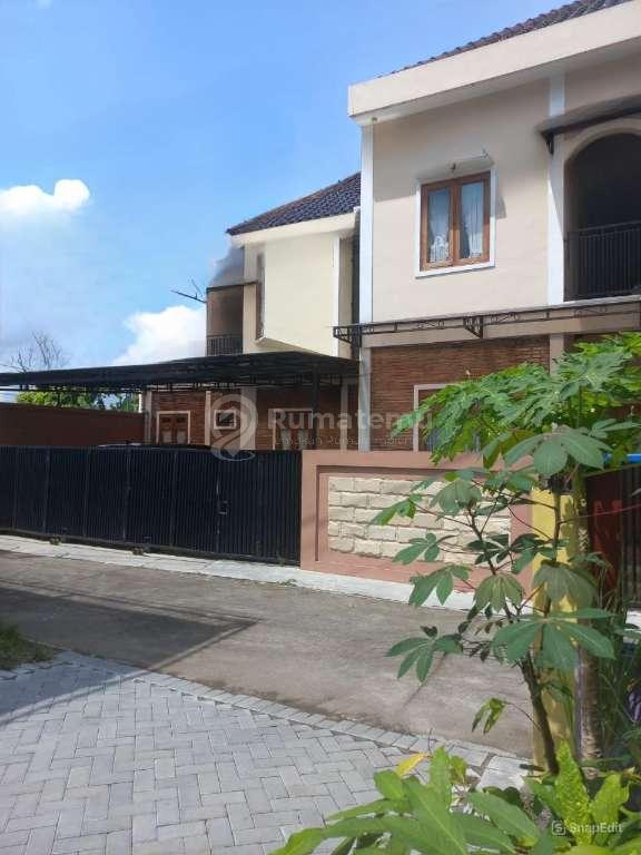 Kos Premium SHM Garasi 3 Mobil 9 Motor Sinduadi Mlati Sleman 500m UGM Cocok Investasi