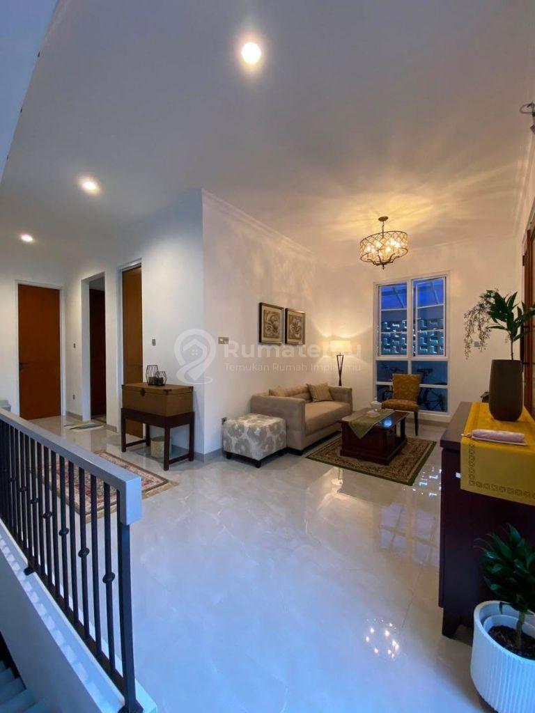 ​[VIEW PEGUNUNGAN] Rumah Mewah 3 Lantai SHM @ Rancamaya Golf Estate Bogor – 4,8M (Nego)