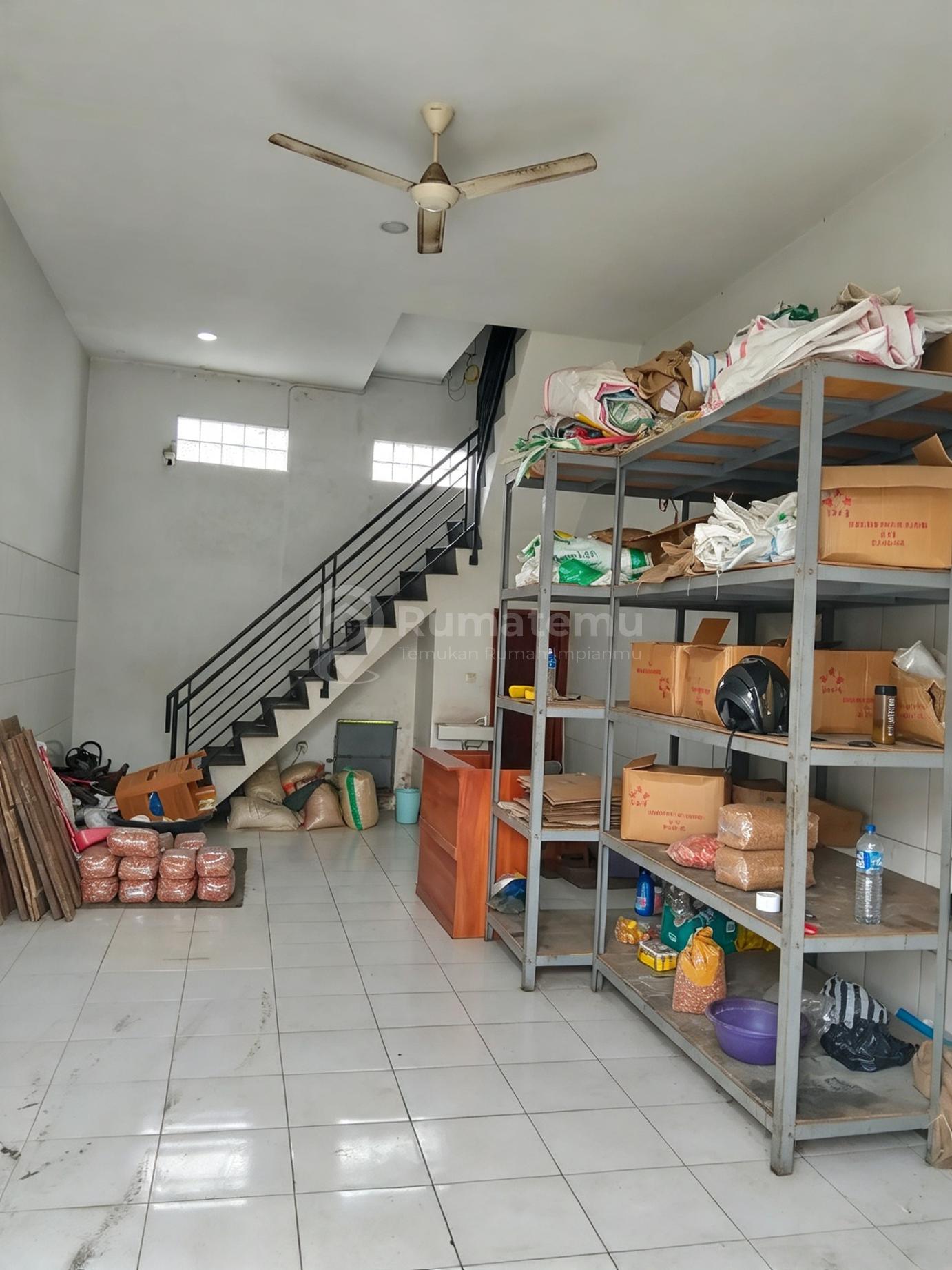 Dijual Murah Banget Ruko 2 Lantai Lb 120M2 - Shm - Cibaligo – Cimahi, Lingkungan nyaman.