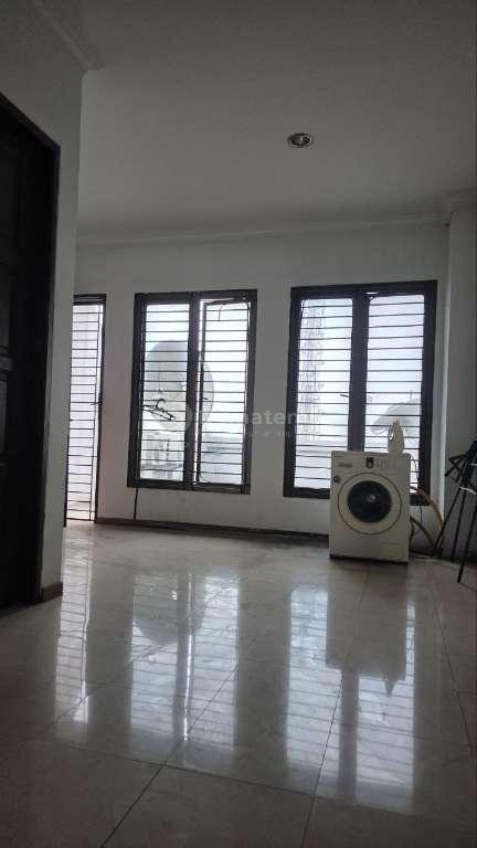 Di Jual dan Sewa ruko cocok untuk tempat usaha / kantor di jalan Raya Serpong, Pondok Jagung, Serpong Utara