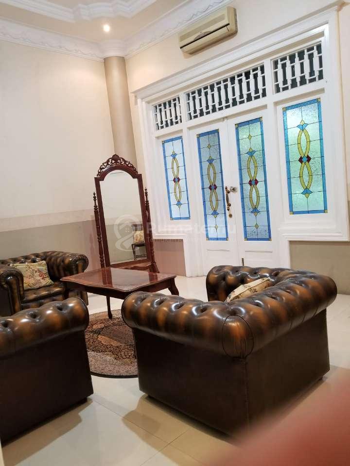 Disewakan rumah bisa office Semifurnished di Menteng, Jakarta Pusat