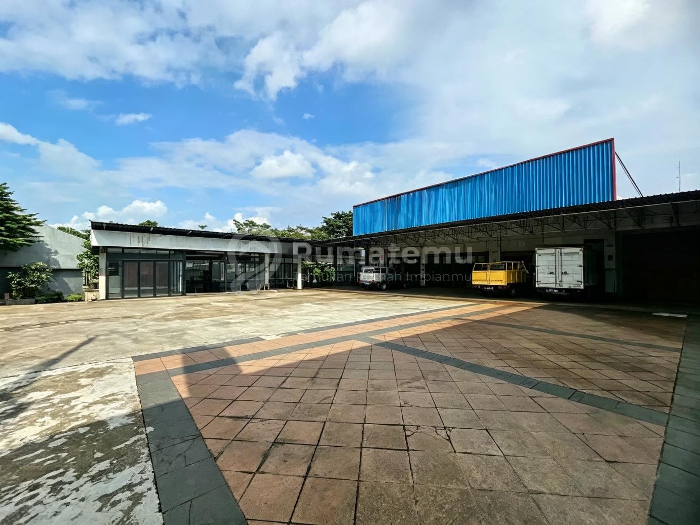 Dekat Toll, Dijual Gudang & Gedung Kantor Siap Pakai di Lebak Bulus Jakarta Selatan