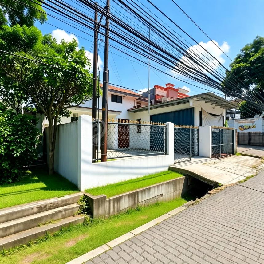 Dijual.rumah Area Komersial di. Balai Pustaka Timur Rawamangun, Jalan Depan 4 Mobil, Shm,Harga 10M Nego Lokasi Strategis.