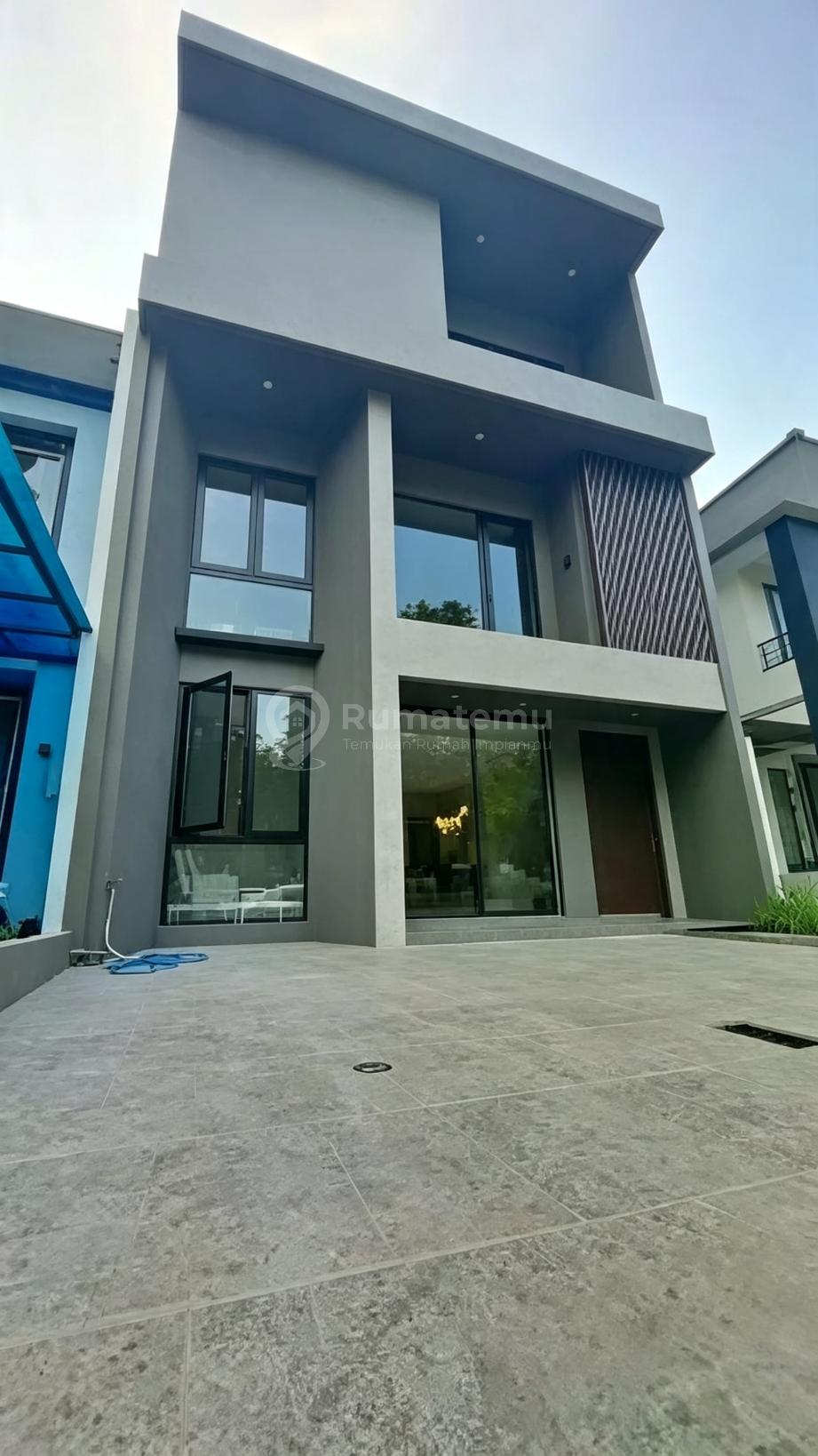 Rumah 3 Baru Lantai 5 Kamar Tidur Bangunan Bagus Alam Sutera
