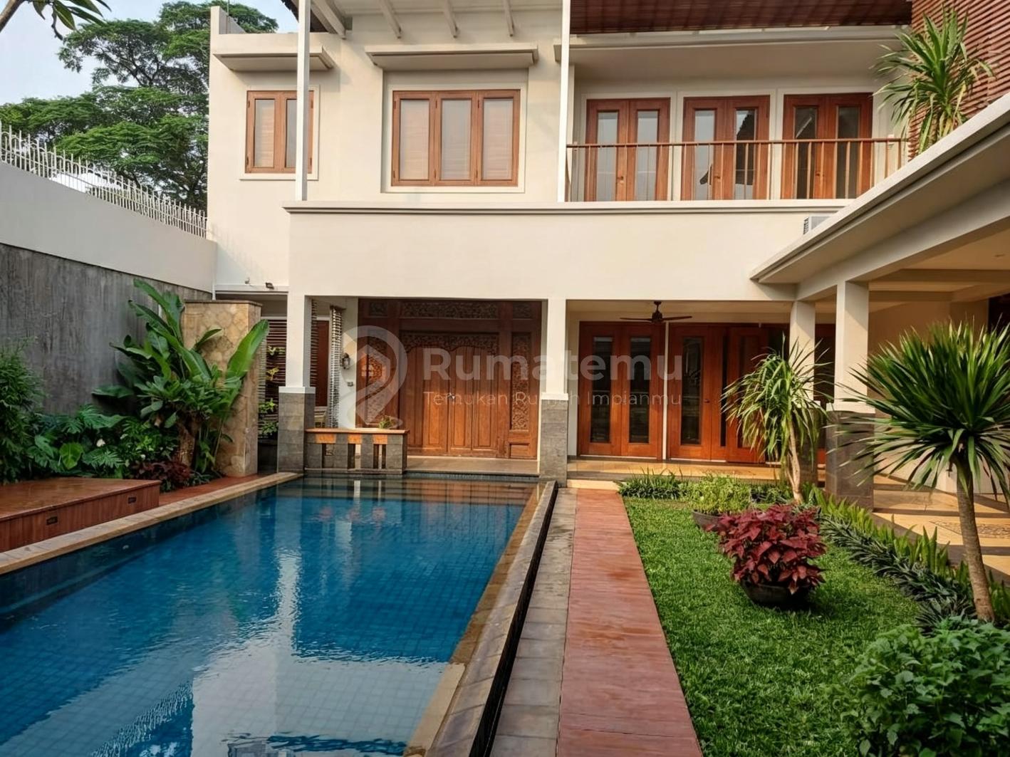 Disewakan Rumah cantik x sewa dari Kedutaan Belanda di Kemang Area Tenang dan aman+ bebas banjir