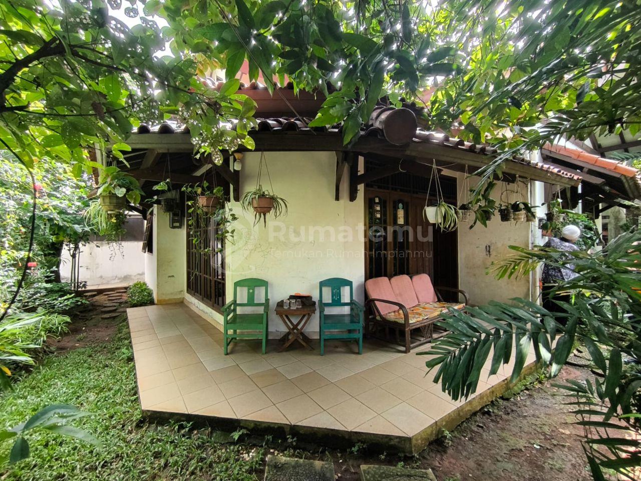 di JUAL Cepat Rumah Posisi Hoek tanah 287m2 SHM di Bintaro