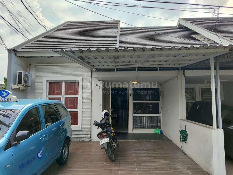 Rumah Pinggir Danau – Karang Tengah, Hunian nyaman dengan view danau, suasana adem & tenang