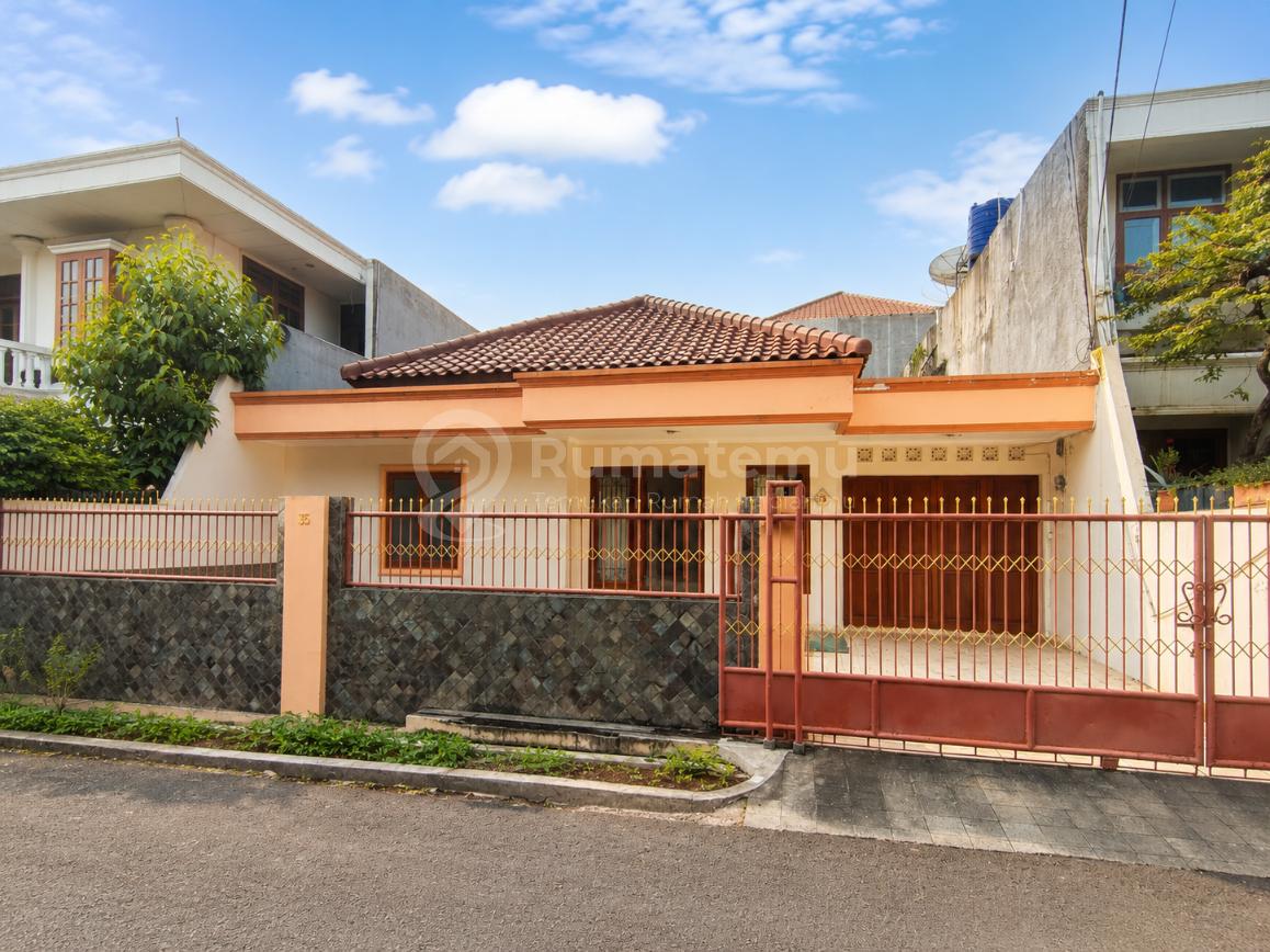 RUMAH KEMANGGISAN KOMPLEK FAVORIT TENANG DAN NYAMAN JAKARTA BARAT
