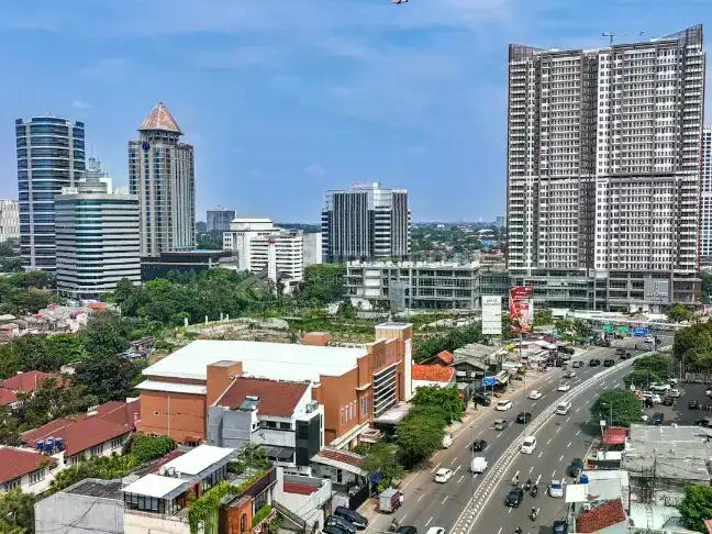 COMMERCIAL MINI BUILDING FOR SALE - [CILANDAK / ANTASARI]  BANGUNAN KOMERSIL EX RESTO, SANGAT TERAWAT DAN SIAP HUNI, 3 LANTAI.