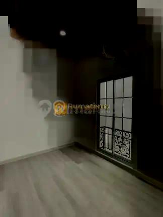 Rumah Mewah 3 Lantai Dalam Cluster di Kayu Putih Jakarta Timur