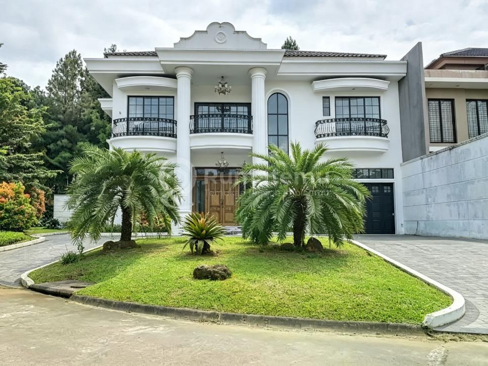 Rumah Classic Private Pool Lokasi Strategis Cluster Depan 3 Menit Exit Tol Sentul City, Bogor