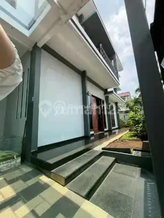 Jual Cepat!! Rumah Hoek Semanan Jakbar, Luas 221M² SHM Hanya 5,4 Miliar!!
