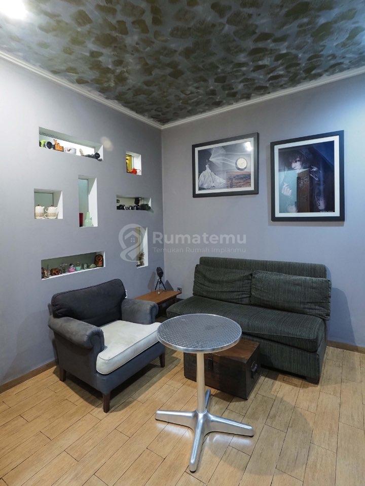     Dijual Rumah Premium Lebak Bulus – Rooftop, Parkir 4 Mobil, SHM, LT 580 m²