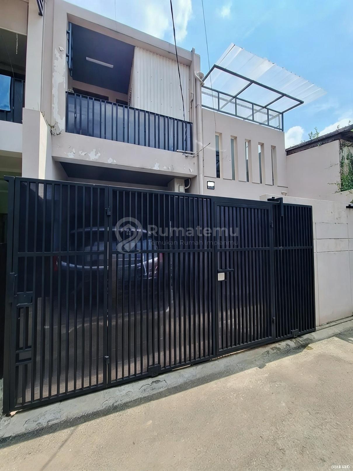Dijual Rumah 2 Lantai 4 KT Strategis Harga Menarik Di Kebayoran Baru Jaksel